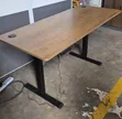Electric Modern Desk with Metallic Frame - Adjustable Height - 1