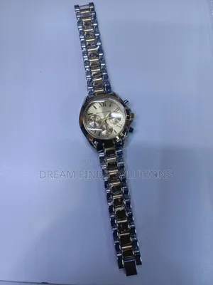 Saa ya Michael Kors Mixed-Metal Chronograph