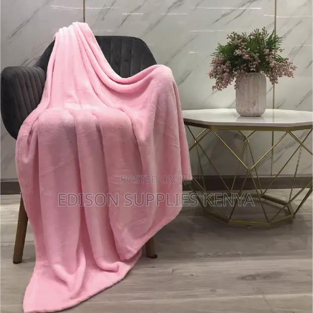 Pink Ultra Soft Fleece Blanket - Plush, Warm Decor 152x203cm - 1