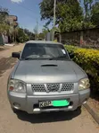 Nissan Navara 2005 Silver - 1