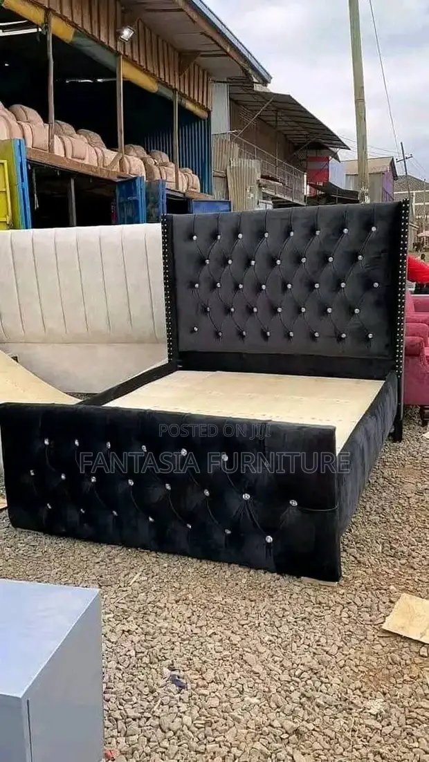 Black Diamond Tufted Wingback Chester Bed - 1