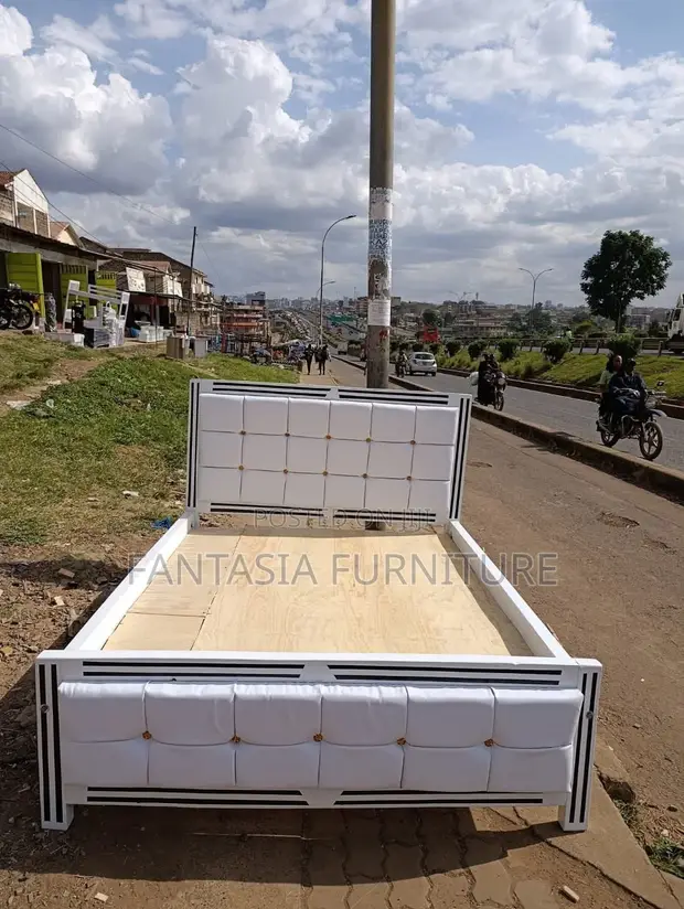 5x6 Grid Tufted Chester Bed - White - 1