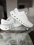 On Running Cloudrunner 3 - Brand New - 3