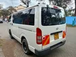 Toyota HiAce 2013 Nyeupe - 2