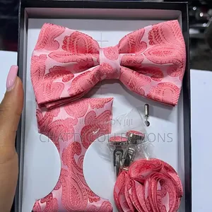 Set ya Bow Tie ya Pink ya Kiume 4-in-1 na Tie, Lapel Pin & Cufflinks
