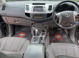 Toyota Hilux Double Cabin 2012
