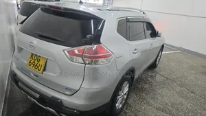 Nissan X-Trail 2015 Nyeusi