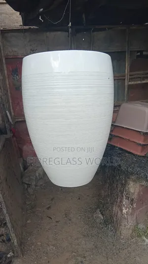 Fibreglass Flower Pots (Large, Round)