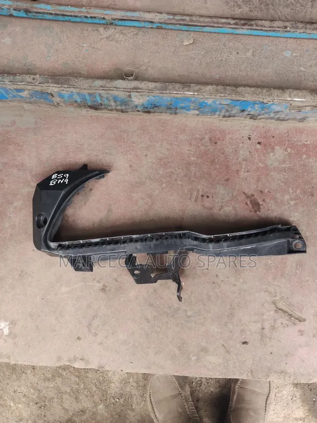 Subaru Impreza BS9/BN9 Bracket ya Headlight - 1