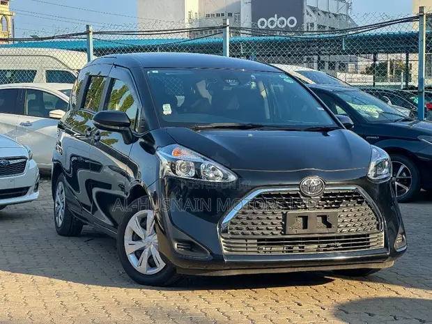 Toyota Sienta 1.5 FWD 2019 Brown - 1