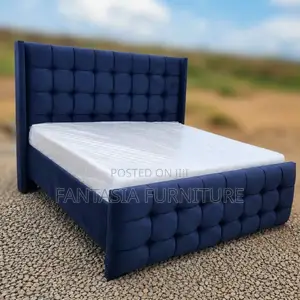 Kitanda cha Chester cha Navy Grid Tufted 5x6