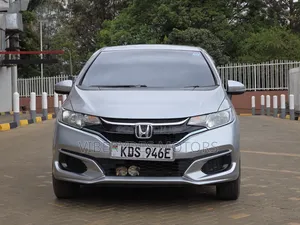 Honda Fit Hybrid 2017 Silver
