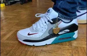 Nike Air Max 90 Sneakers