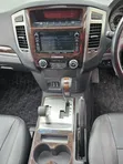 Mitsubishi Pajero V90 3.2 DI-D GL 2019 Gold - 1