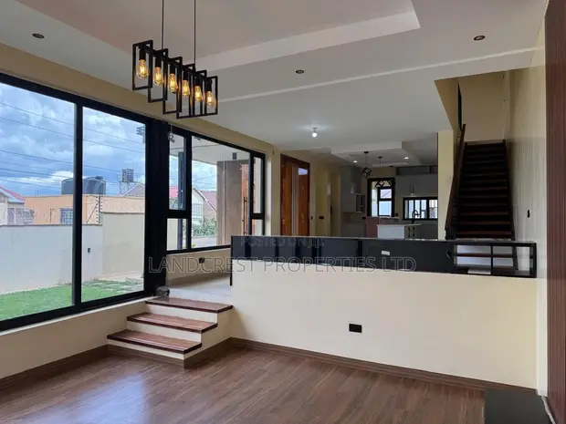 4-Bedroom All-En-Suite Townhouse with DSQ in Membley Estate - 1