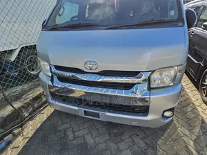 Toyota HiAce Commuter 2019 Silver