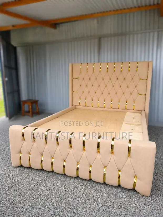 5x6 Diamond Tufted Beige Chester Bed - 1