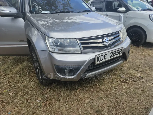 Suzuki Escudo SV Premium 2014 Gray - 1