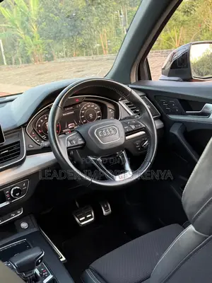 Audi Q5 2.0T Premium AWD quattro 2019 Nyeusi