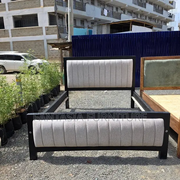 5x6 Classic Beige Tufted Mocket Bed - 1