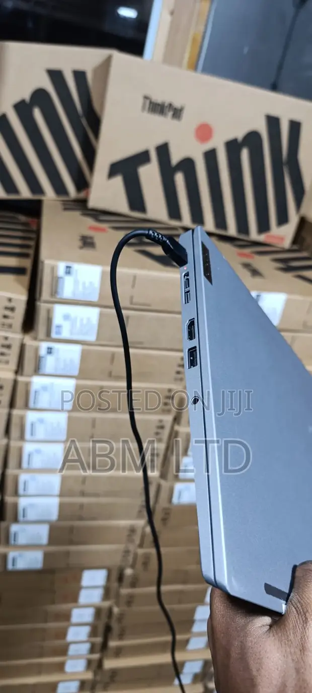 Lenovo ThinkPad T14s Gen 1 16GB RAM, Intel Core i5, 256GB SSHD - 1