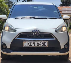 Toyota Sienta 2016 White