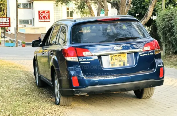 Subaru Outback 2011 Blue - 1