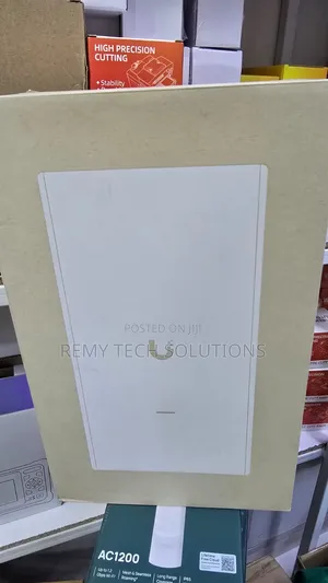 Ubiquiti UniFi U6 Mesh Pro Access Point