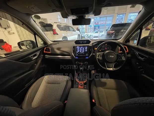 Subaru Forester 2019 Nyeusi - 1