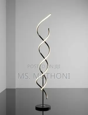 Sculptural Curve LED Floor Lamp (147cm)