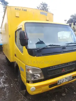 Mitsubishi Canter 2015 Yellow