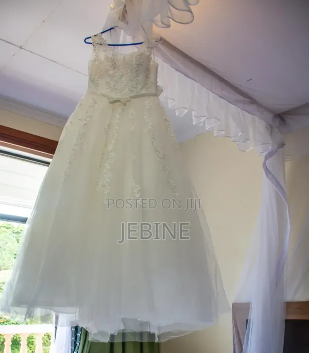 Gauni la Harusi - Ivory Ball Gown - 1
