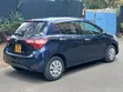 Toyota Vitz 1.0 FWD 5dr 2017 Bluu - 4