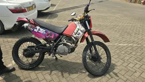 Honda XL200 2013 Nyekundu