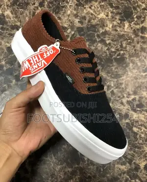 Vans Sneakers - Mpya Kabisa