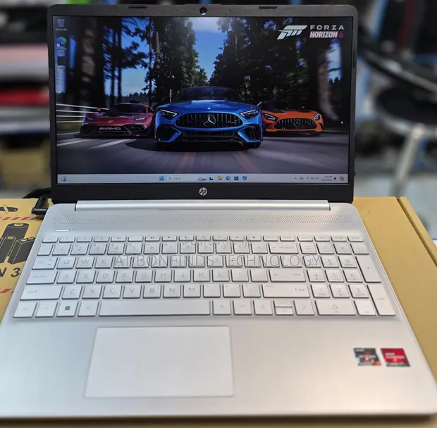 HP 15s Laptop: Ryzen 7, 8GB RAM, 512GB SSD - 1