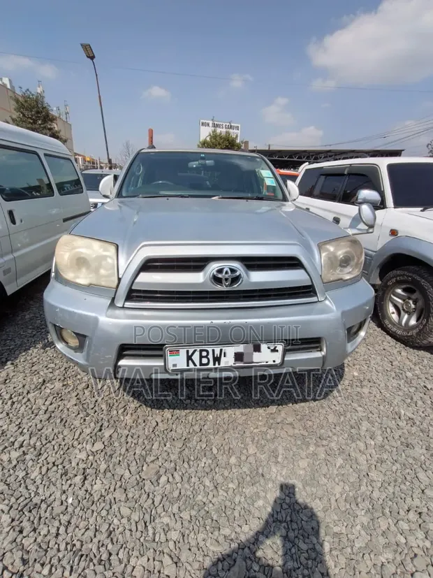 Toyota Hilux Surf 2006 Silver - 1