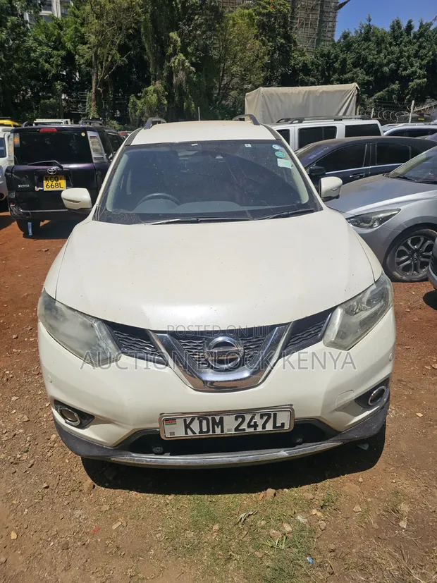Nissan X-Trail 2016 White - 1