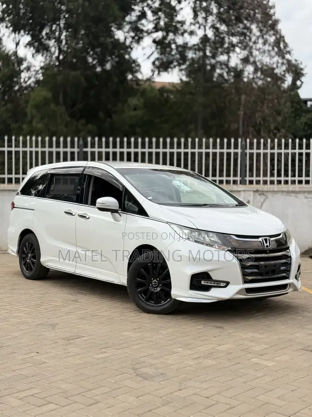 Honda Odyssey 2.0 Hybrid (8 Seater) 2019 White - 1