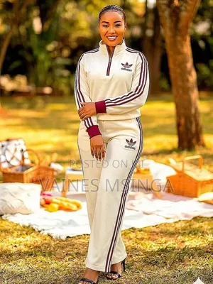 Trendy 2-Piece Ladies Tracksuit