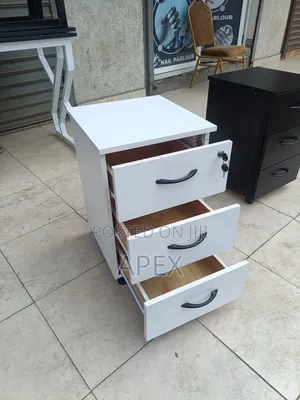 Boss Office Products 3-Drawer White Pedestal