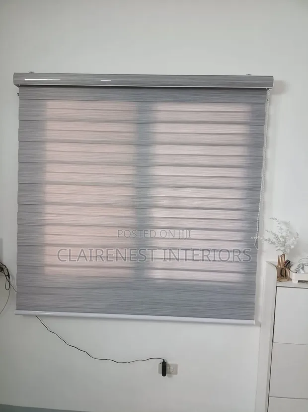 Elegant Horizontal Blinds for Bright, Modern Rooms - 1