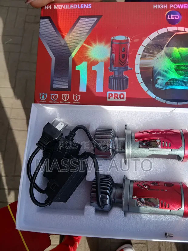 New Y11 Mini Projector / Headlight Bulbs LED Projector - 1