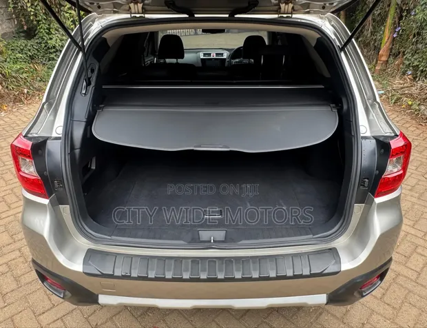 Subaru Outback 2015 Gold - 1