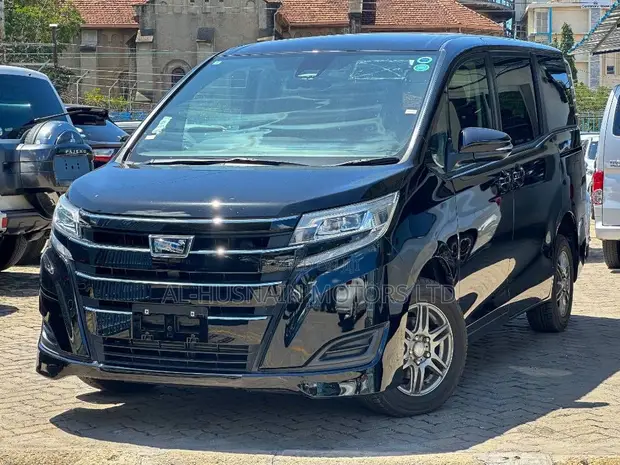 Toyota Noah 2.0 AWD (Viti 8) 2019 Nyeusi - 1