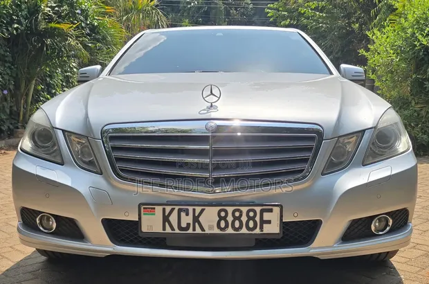 Mercedes-Benz E250 CGI 2010 Silver - 1