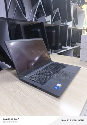 Laptopi ya Lenovo ThinkPad T14s - Core i5, 16GB RAM, 256GB SSD