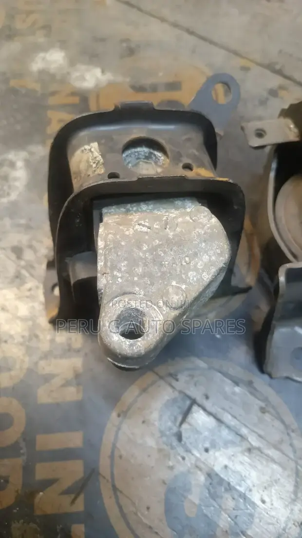 Toyota Wish Engine Mount (Used) - 1