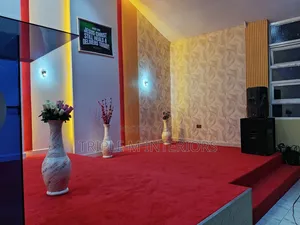 Executive/Presidential 12mm Wall to Wall Carpet - Red