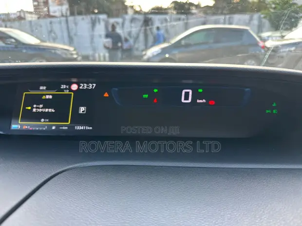 Nissan Serena e-POWER 2019 Silver - 1